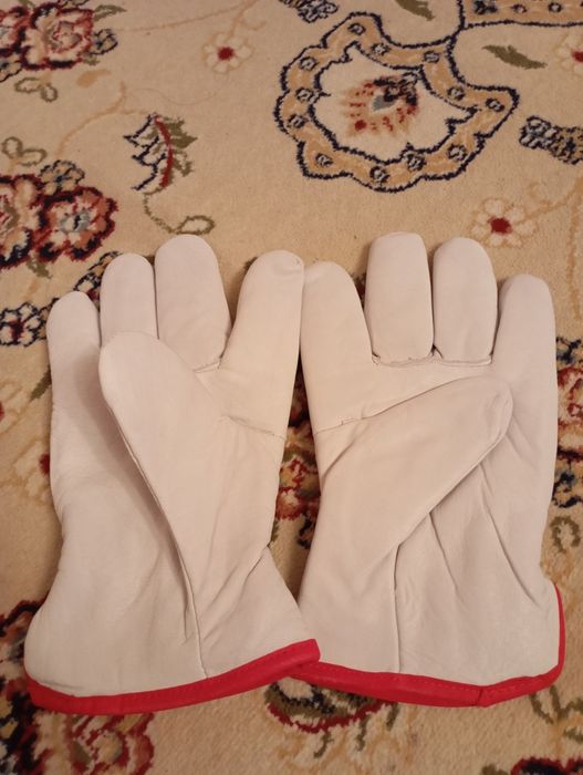 Новые спец перчатки и дождевик