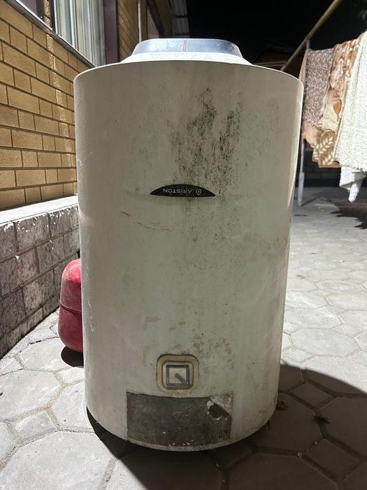 Бойлер фирмы аристон б/у