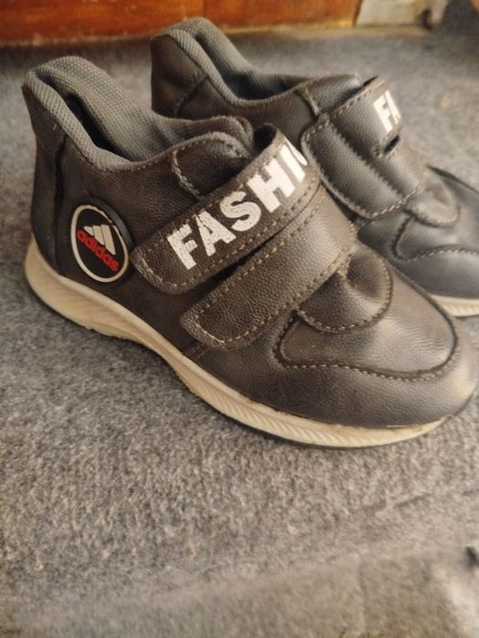 Ойок кийимла сотилади енгисиям бор