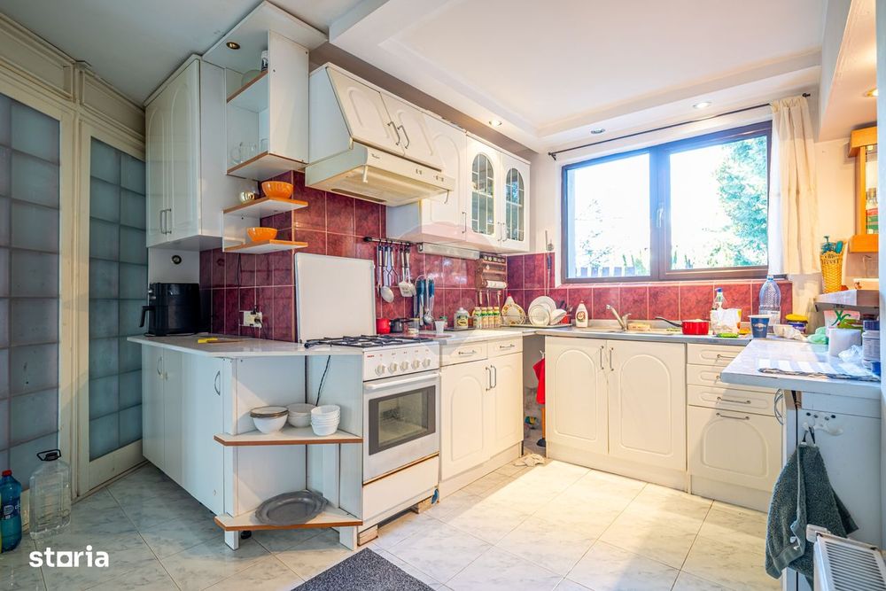 Vila cu 5 camere Sinaia, zonă liniștită, aproape de centrul statiunii