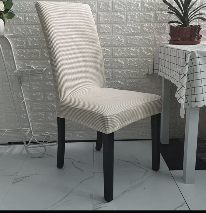 Чехлы на стулья новые