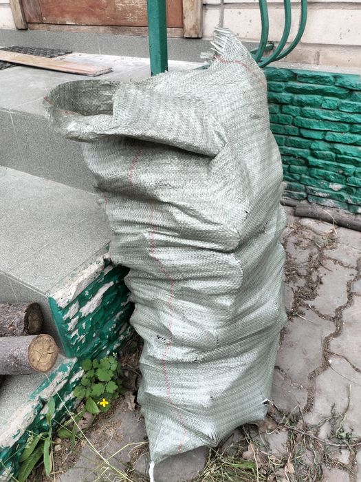 Продам дрова дуб не колотые просто пиленные