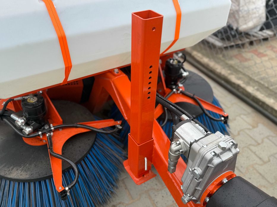 Măturătoare comunală autocolectoare pentru tractor - Piese de schimb