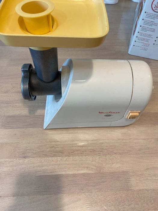 Электромясорубка