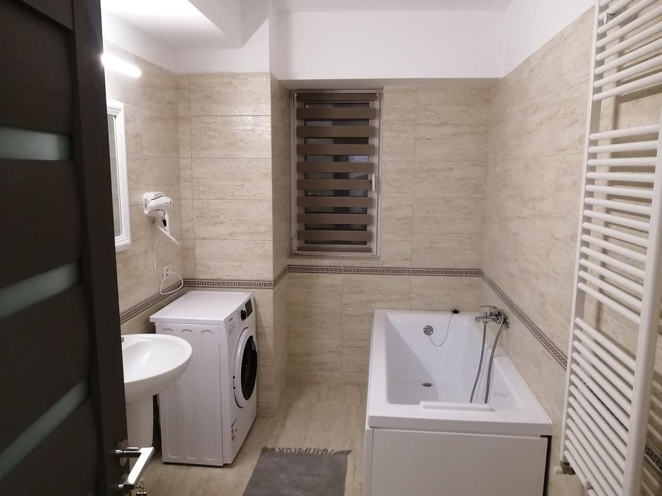 Închiriez apartament doua camere