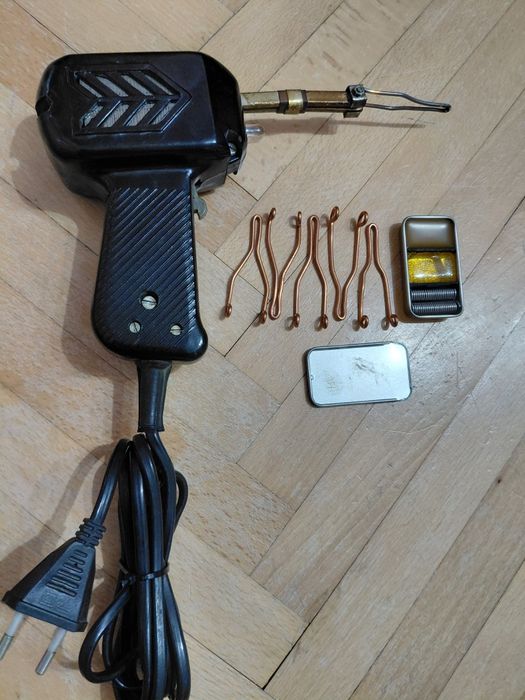 Pistol de lipit Românesc
