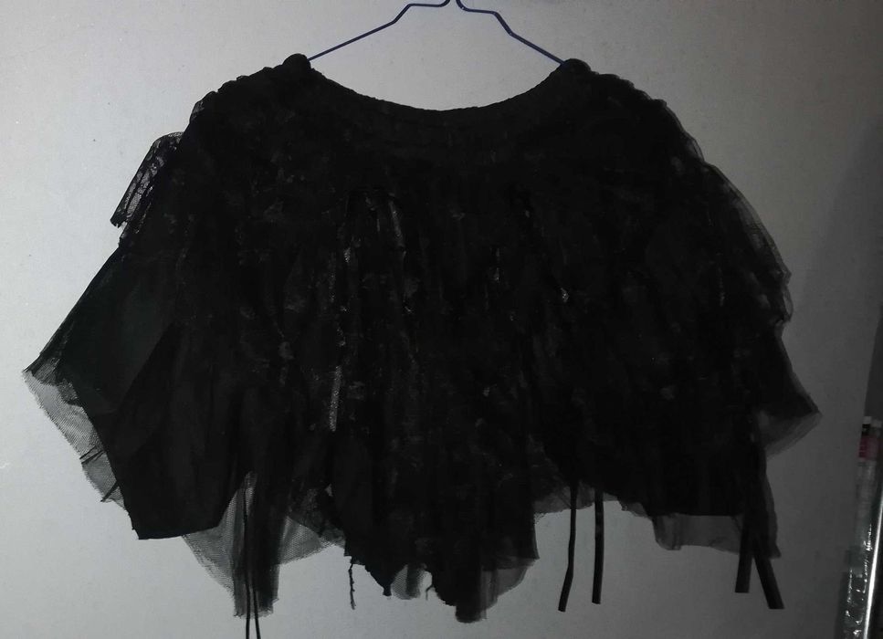 Bluze si fuste deosebite pentru ocazie