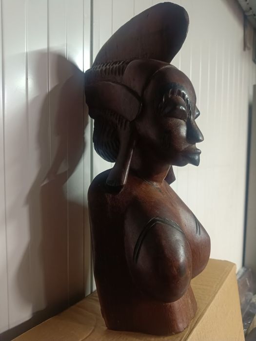 Голяма дървена статуетка на племето  Фулани