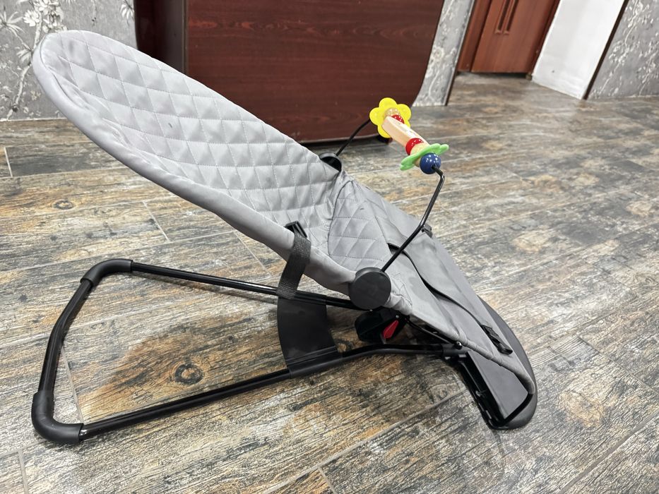 Продаю шезлонг для малыша