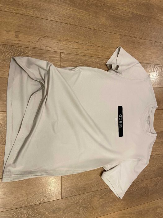 GUESS оригинална тениска, светло сива, размер: L, нова