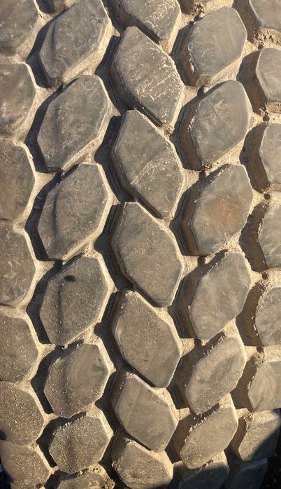 Гуми за кран 385 95 25 Гуми автокран 14.00R25 (385/95R25) 4броя