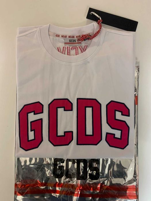 Мъжки тениски GCDS Milano налична в черно и в бял цвят