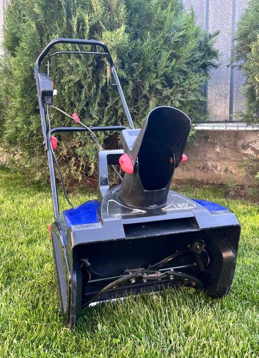 Снегоуборочная машина