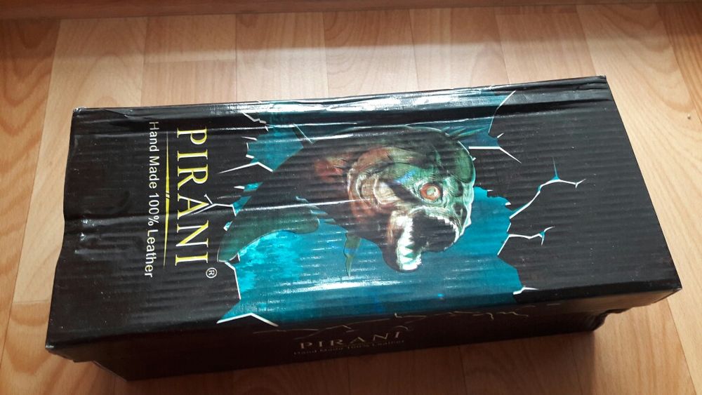 Продам детскую обувь