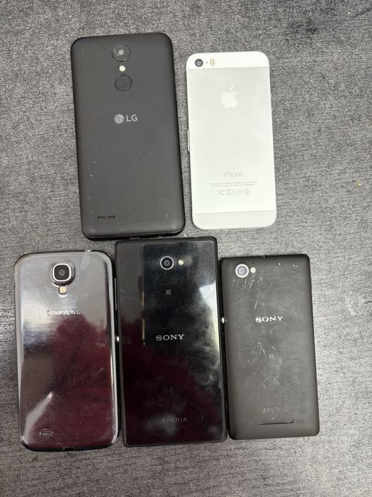 Vand lot telefoane