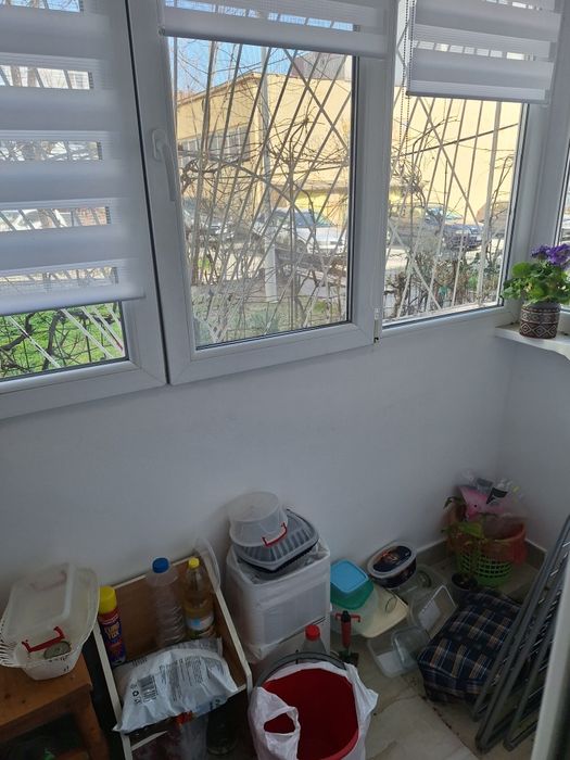 Vand apartament semi-decomandat