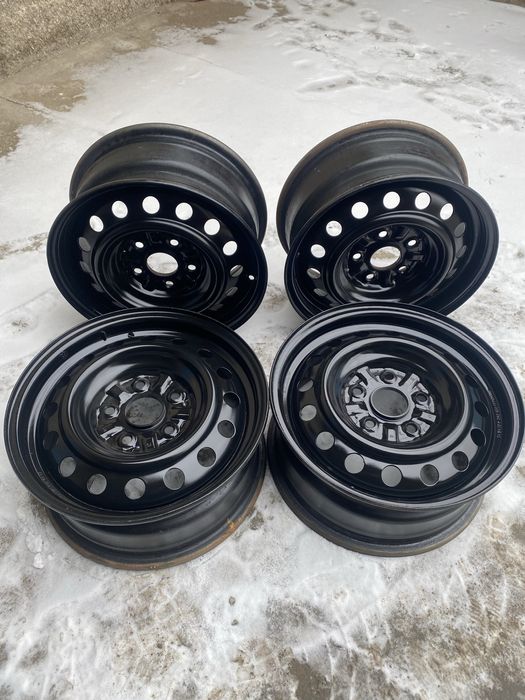 Диск с резиной на 15 размер тойота