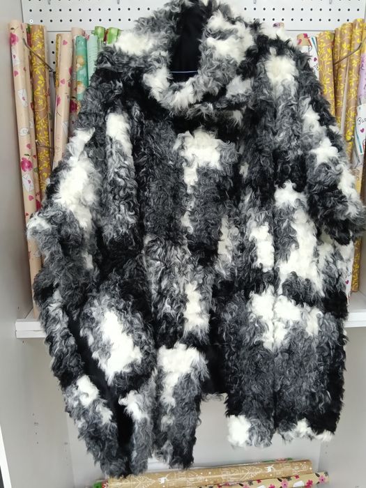 Продам манто, искусственный мех козы.