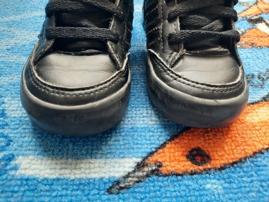 Маратонки Adidas 22 номер