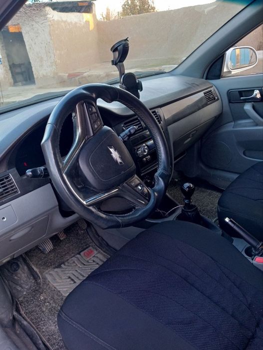 Lasetti jentra qilingan