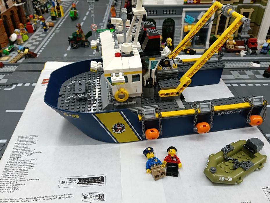 Lego 60095 Navă de explorare în largul mări
