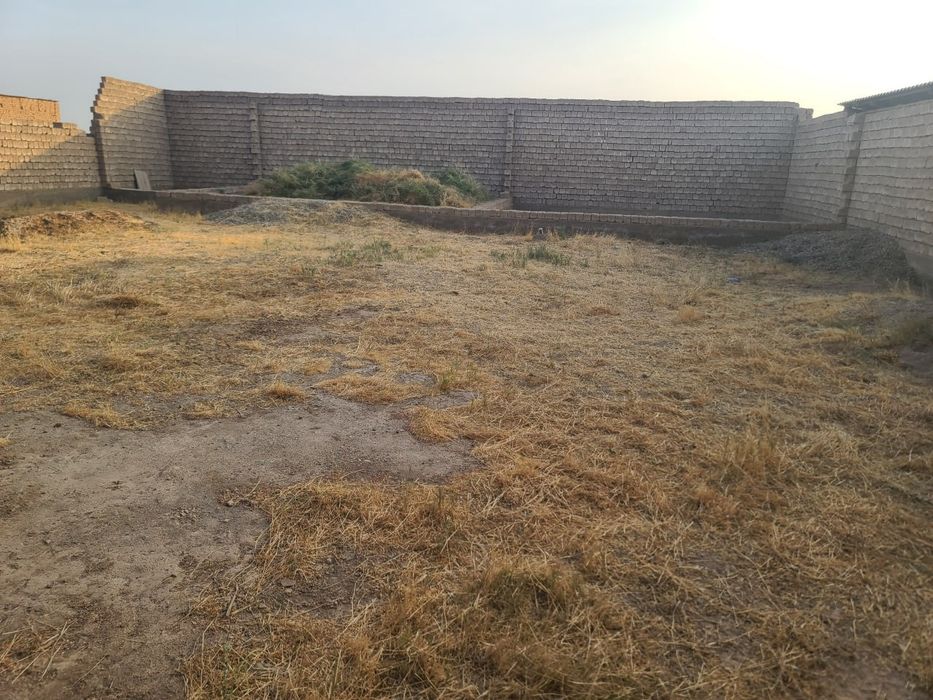 Hovli sotiladi 8 sotix taxtapuldan uchastka