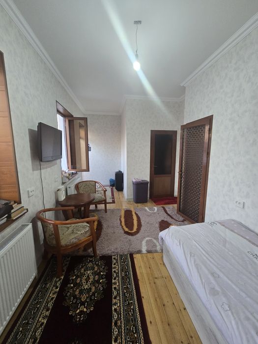 Срочно продаётся 3 сотки 5 комнатная дом на земле улица Жарарик ор Гор