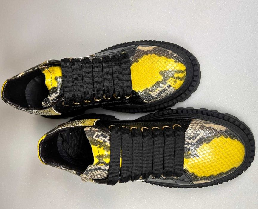 Exclusiv pentru Artisti, Vip-uri, Cantareti, Stilul Reptilian