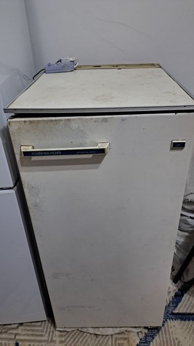 Saratov xaladelnik sotiladi