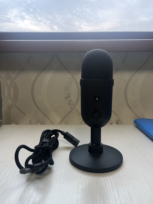 Микрофон Razer sieren v2x USB