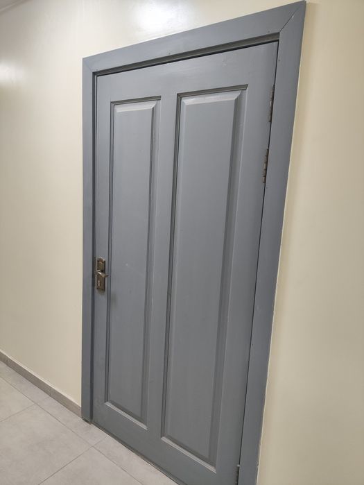 Дверь входная деревянная