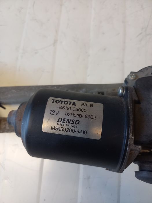 Механизъм чистачки Toyota Avensis T25