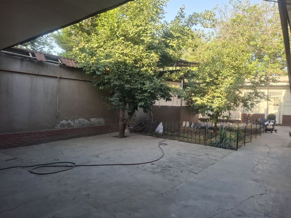 4.6 sotix uy sotiladi