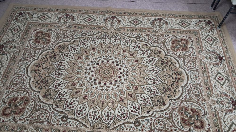 Продам ковер в хорошем состоянии