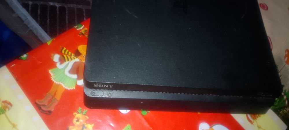 Ps4 1TB storage funcționează fără probleme preț negociabil