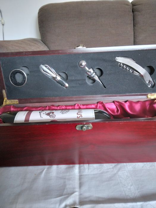 Cutie cu o prezentare deosebita