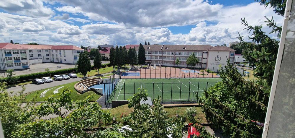 Inchiriez apartament 4 camere Baia Mare zona Gh. Marinescu