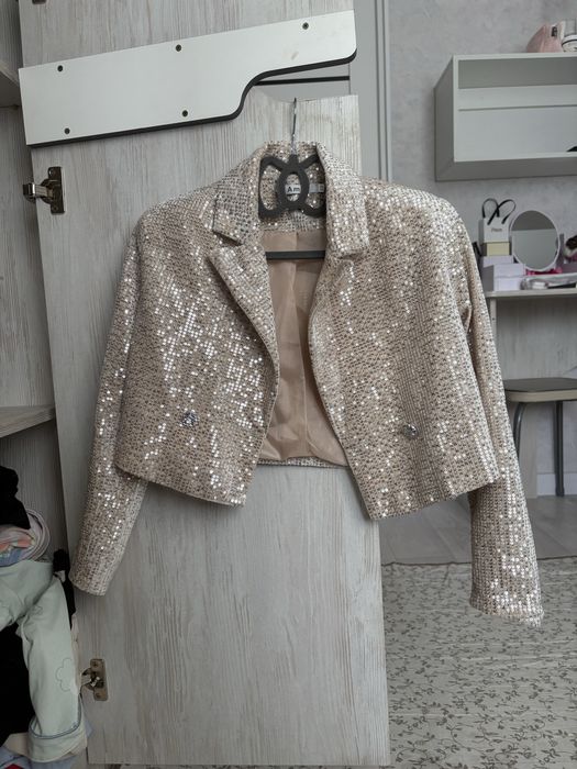 Одежды по 1500 тг