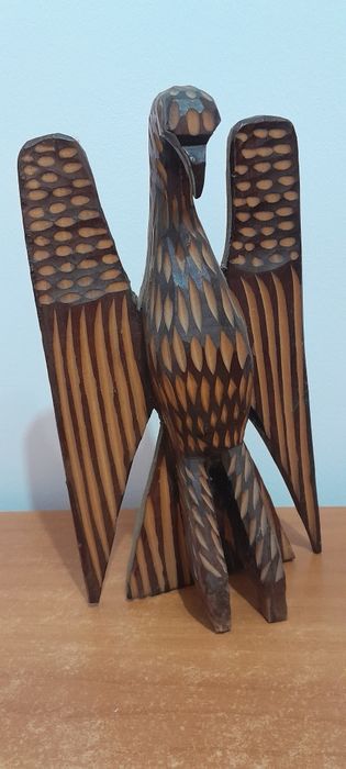 Pasare sculptata din lemn cu suport