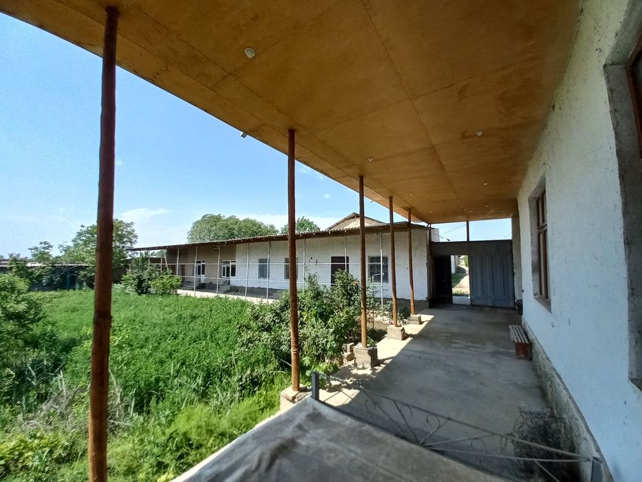 Навоий ховли сотилади