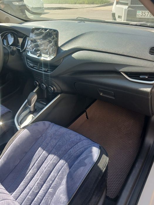 Чехол на chevrolet onix