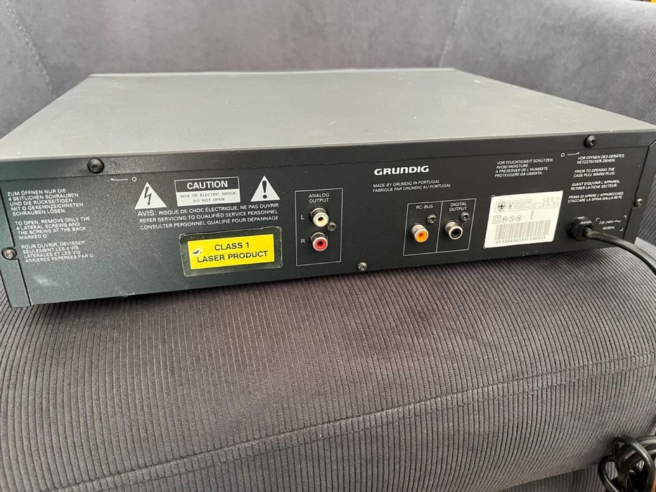 CD-player Grundig (intrare gama FineArts), functional, pentru piese.