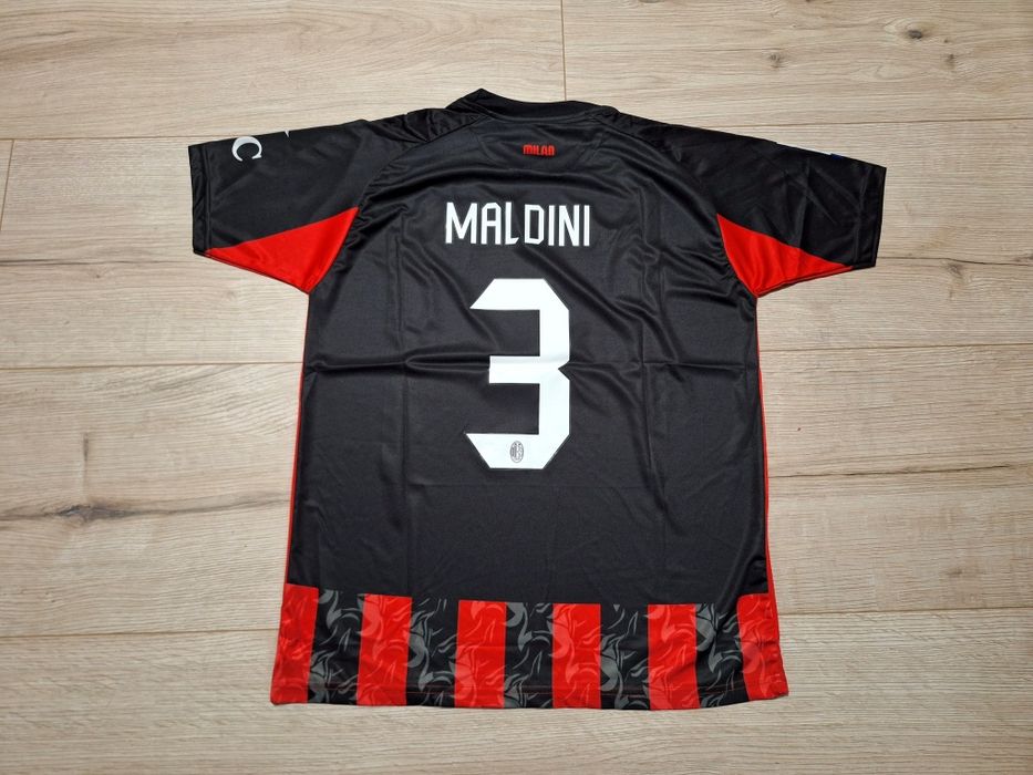 Футболна фланелка на Милан #Малдини #3# специално издание!