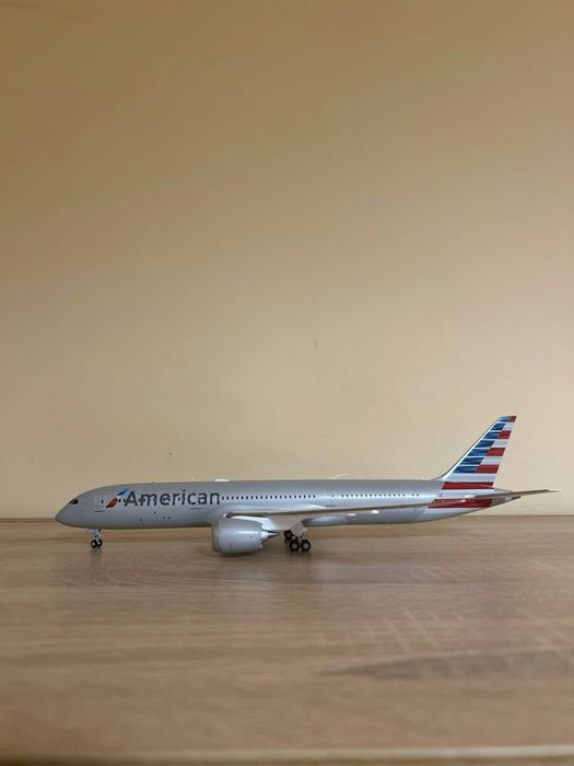 Макет на самолет 787 Dreamliner
