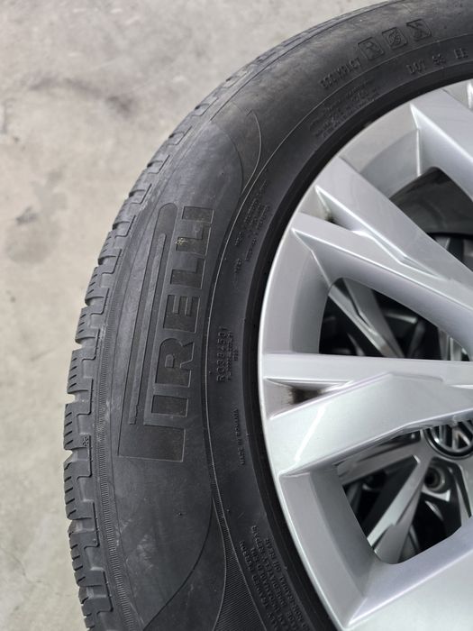 4 Броя 215/65/17 Pirelli 2x6,5mm 2x6mm