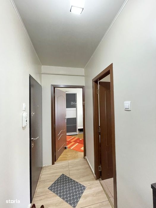 Apartament 3 camere-renovat-Podu Ros-etaj intermediar