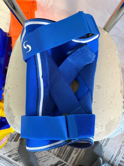 Ортопедический наколенник