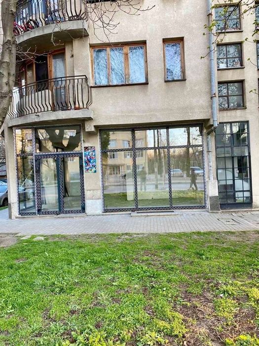Дава се под наем Магазин в София, Център - 62 кв.м за 1196.97 € - Снимка #1