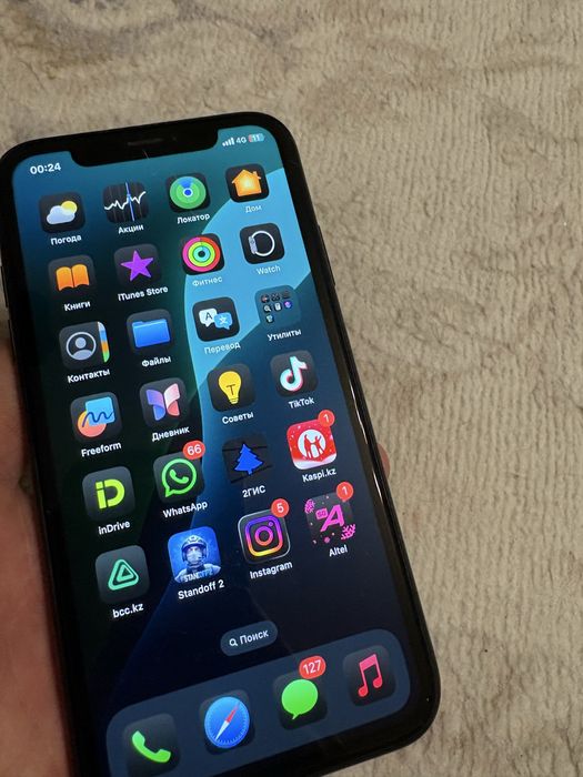 Продам Айфон XR