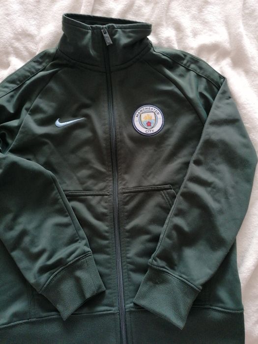 Найк суитшърът на Манчестър